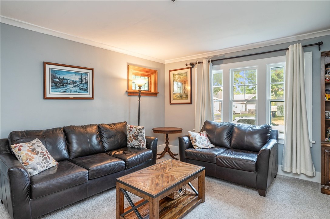 297 Spencer Road Irondequoit, NY 14609 - Photo 5 of 45