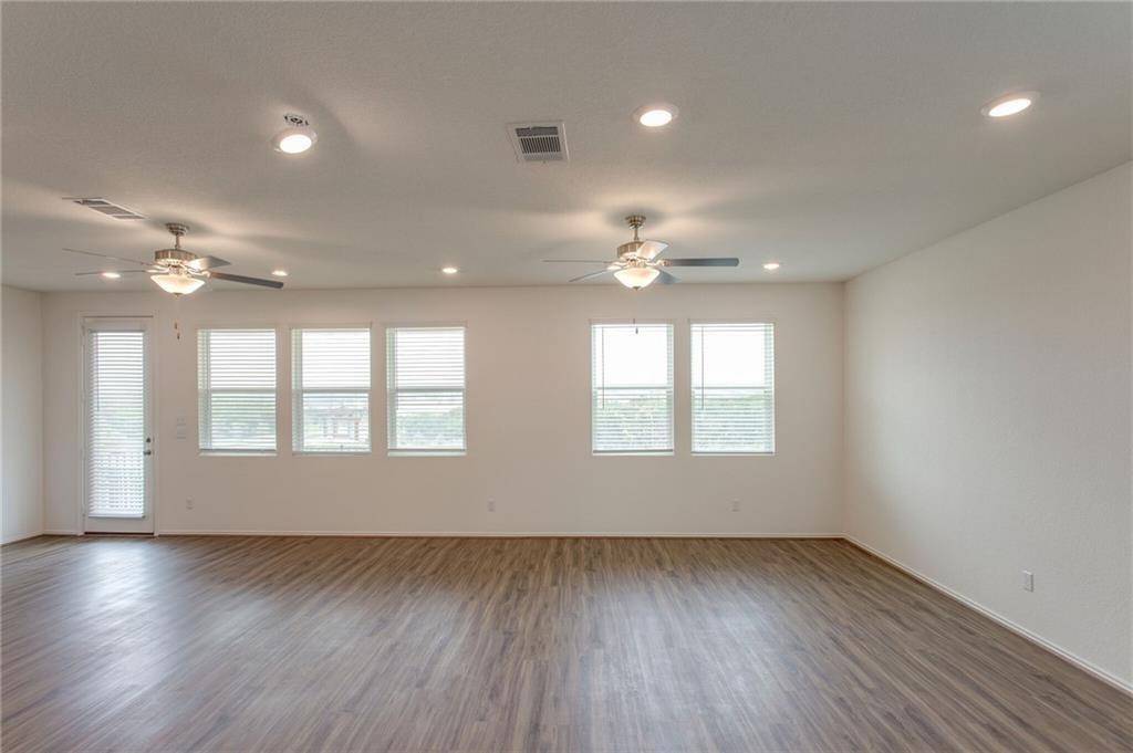 224 Montauk Loop Georgetown, TX 78628 - Photo 6 of 33