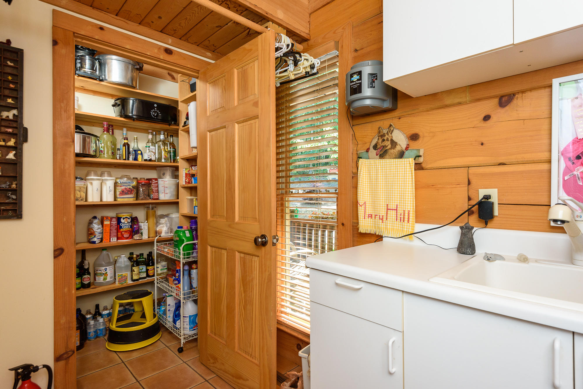 2386 Little Bend Road Signal Mountain, TN 37377 - Photo 16 of 42 laundry