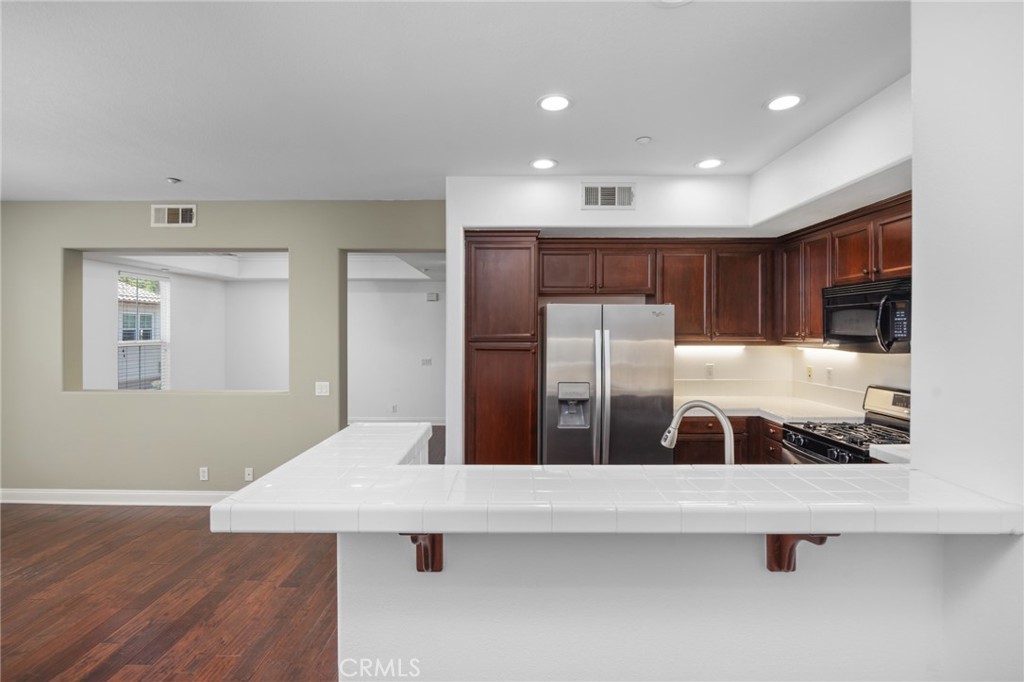 308 Quail Ridge Irvine, CA 92603 - Photo 5 of 27 Gallery Image 5