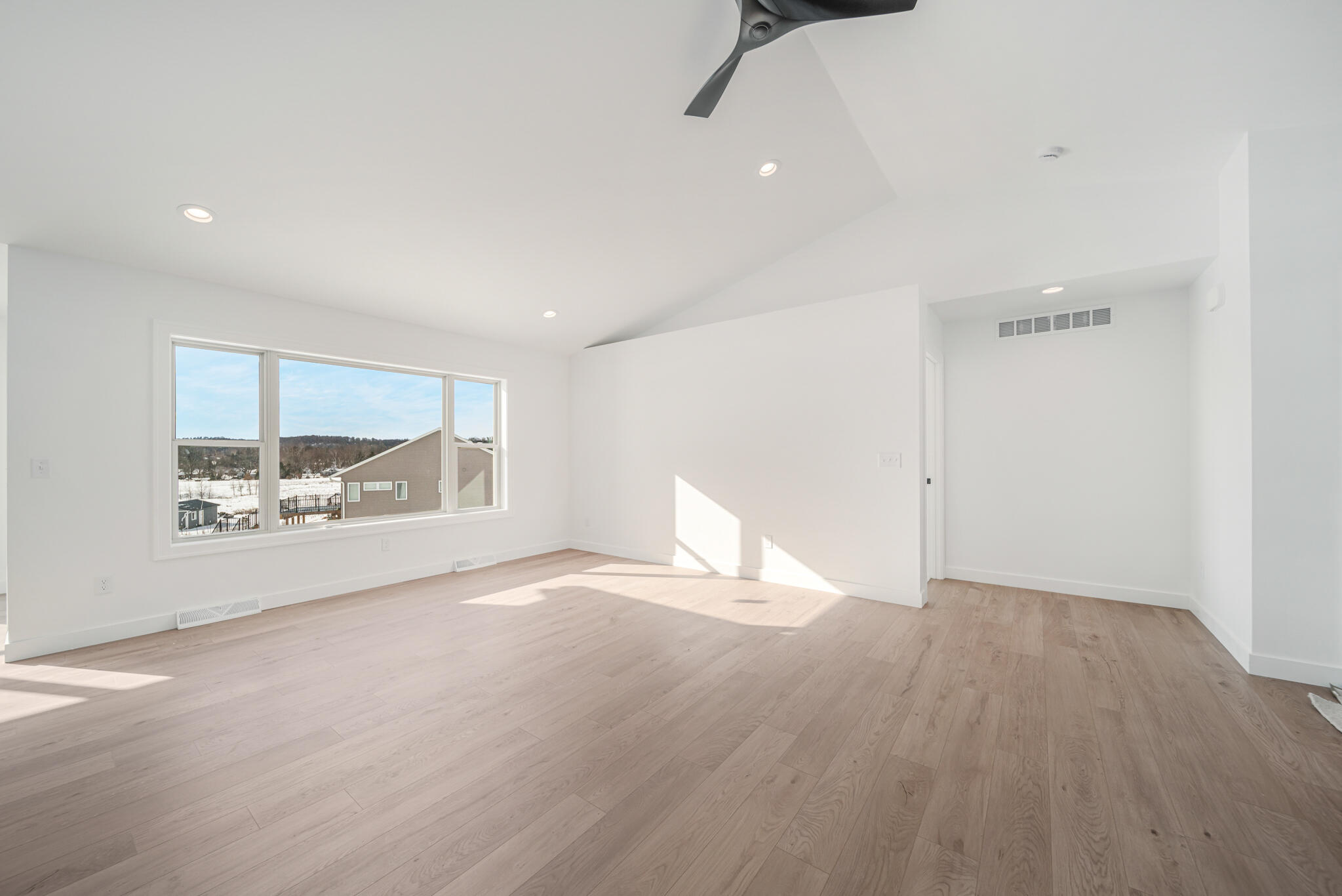 627 Bobolink Lane Cascade, WI 53011 - Photo 10 of 39 Entry into Living Room