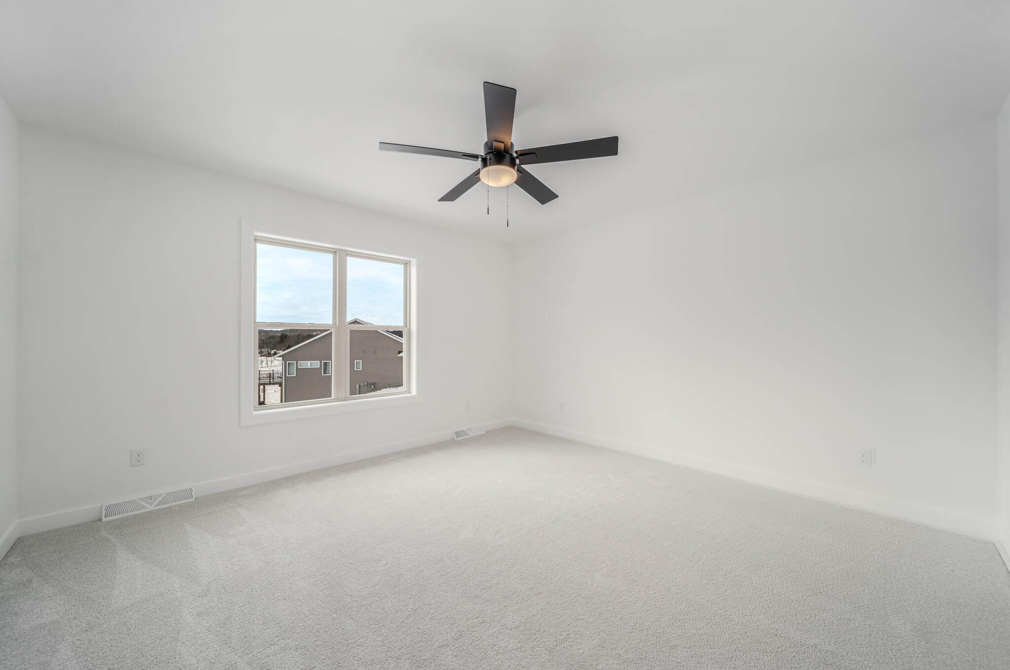 627 Bobolink Lane Cascade, WI 53011 - Photo 13 of 39 Primary Bedroom