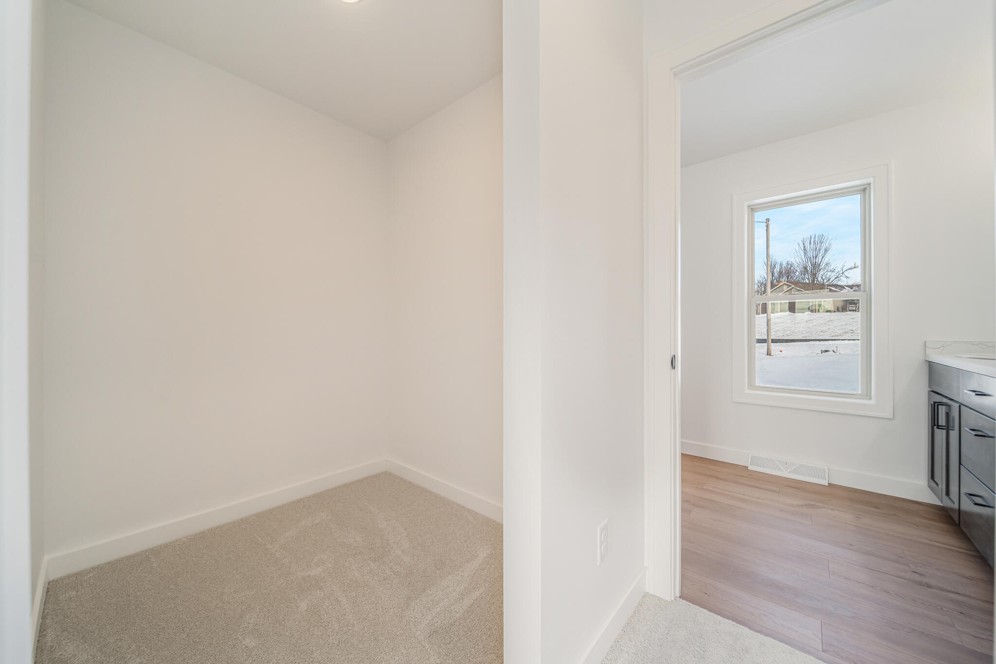 627 Bobolink Lane Cascade, WI 53011 - Photo 14 of 39 Primary Bedroom Walk-in Closet