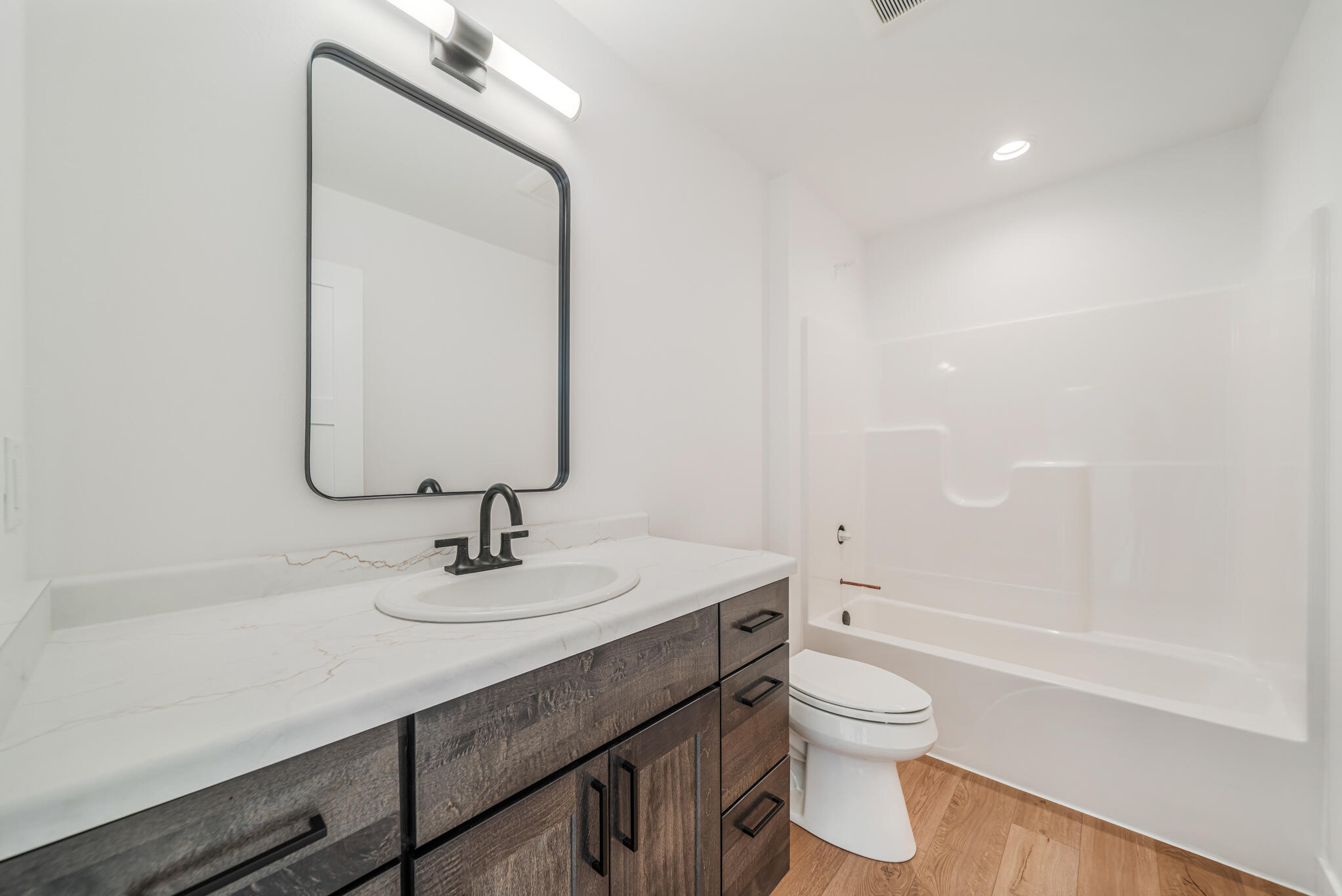 627 Bobolink Lane Cascade, WI 53011 - Photo 21 of 39 Main Level Full Bath