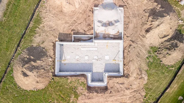 $590,000 | 627 Bobolink Lane, Cascade, WI 53011