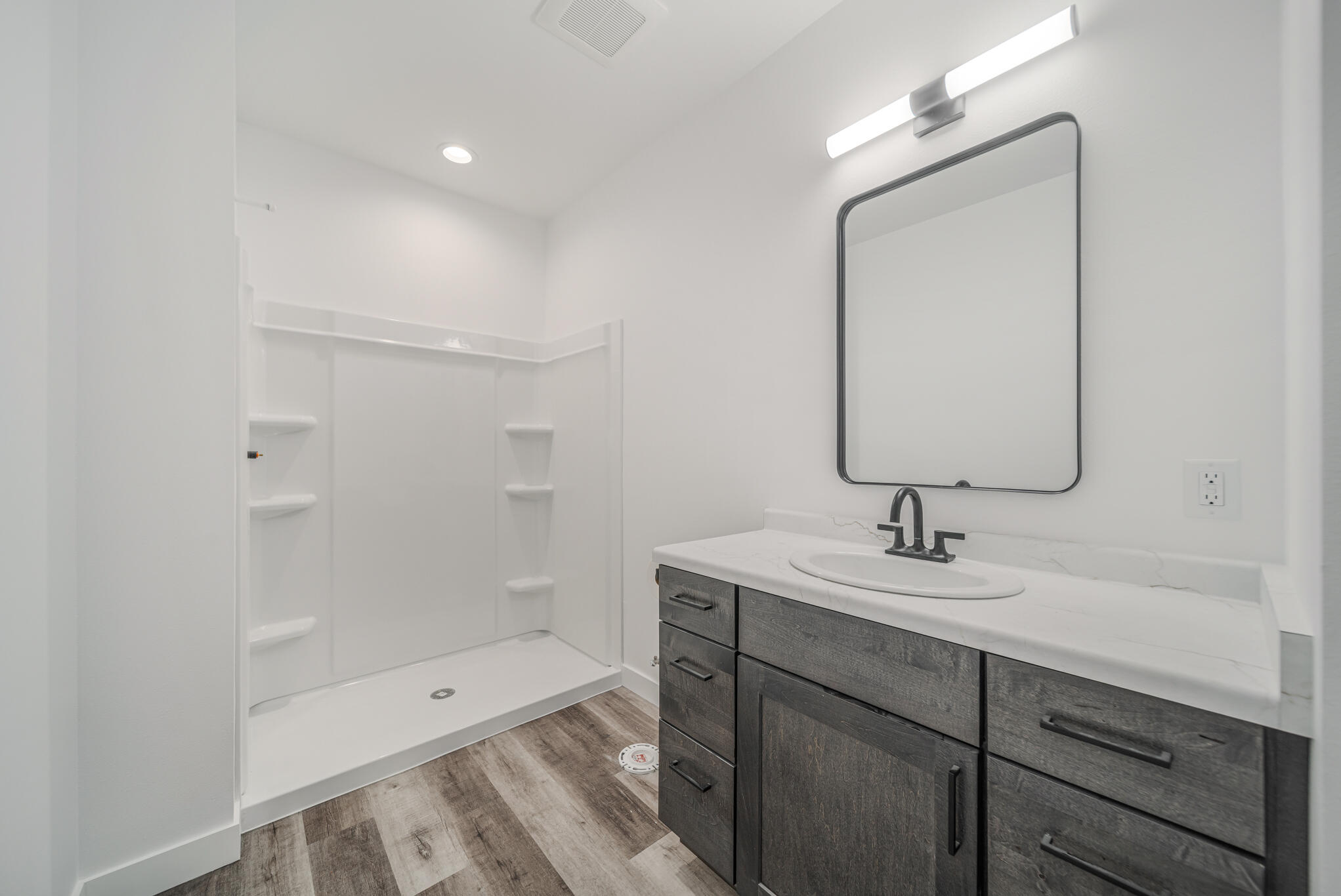 627 Bobolink Lane Cascade, WI 53011 - Photo 29 of 39 LL Full Bath