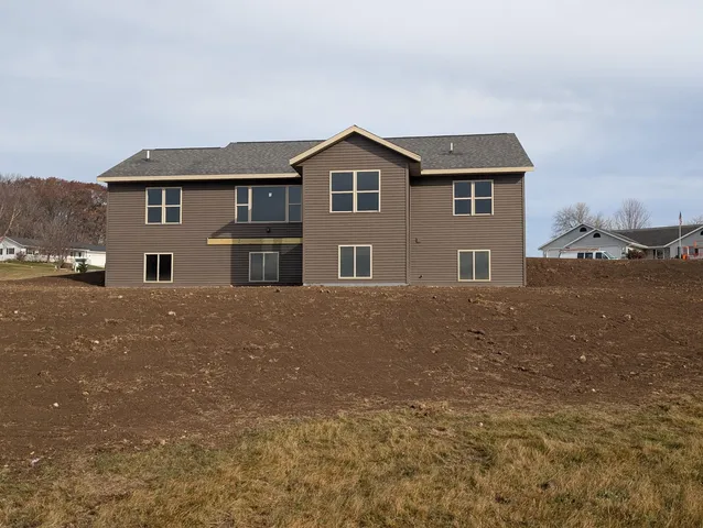 $590,000 | 627 Bobolink Lane, Cascade, WI 53011