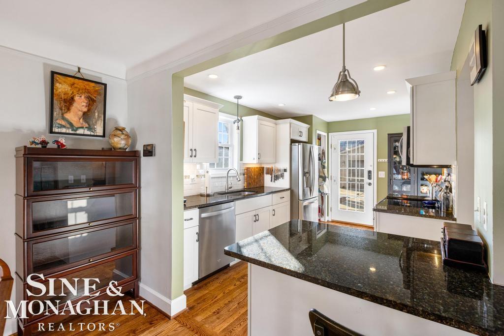 1379 Hampton Road Grosse Pointe Woods, MI 48236 - Photo 13 of 42