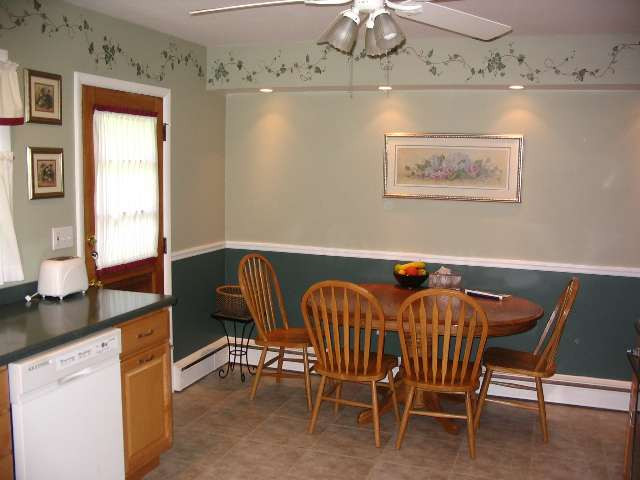 17 Aspinwall Road Albany, NY 12211 - Photo 5 of 11 Photo 6