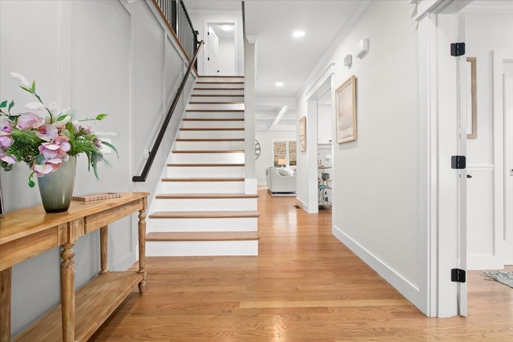 24 Jayne Road Needham, MA 02494 - Photo 3 of 34