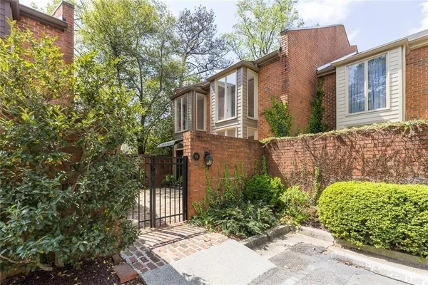 $3,500 | 49 Willow Glen Northeast, Sandy Springs, GA 30342