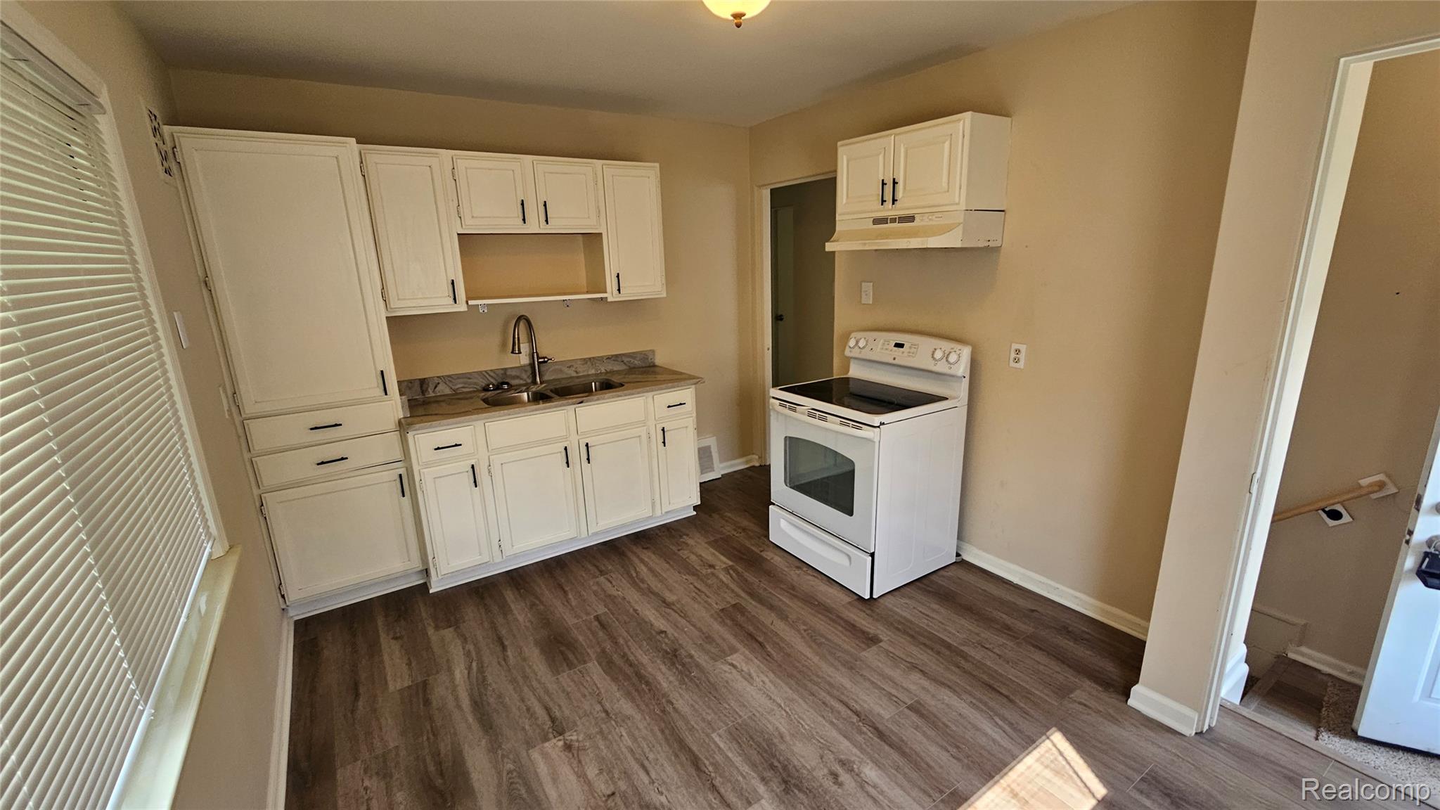 16894 Toepfer Drive Eastpointe, MI 48021 - Photo 4 of 7 20250802_111404.jpg