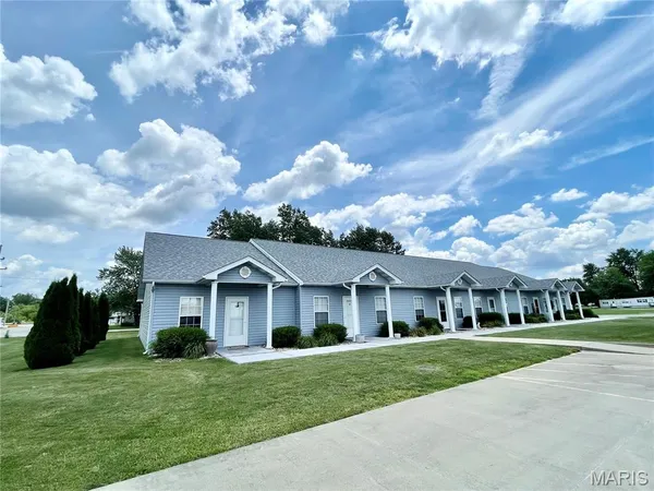 $899,000 | 700 West Ferdon Street, Litchfield, IL 62056