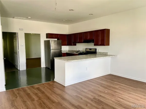 $899,000 | 700 West Ferdon Street, Litchfield, IL 62056