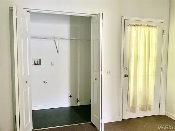 $899,000 | 700 West Ferdon Street, Litchfield, IL 62056