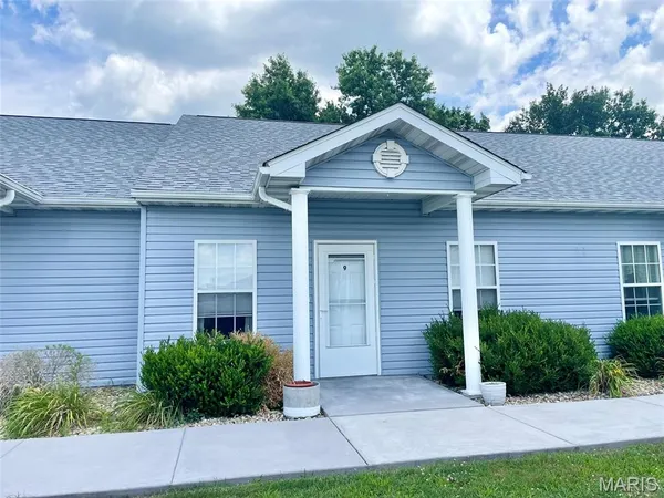 $899,000 | 700 West Ferdon Street, Litchfield, IL 62056