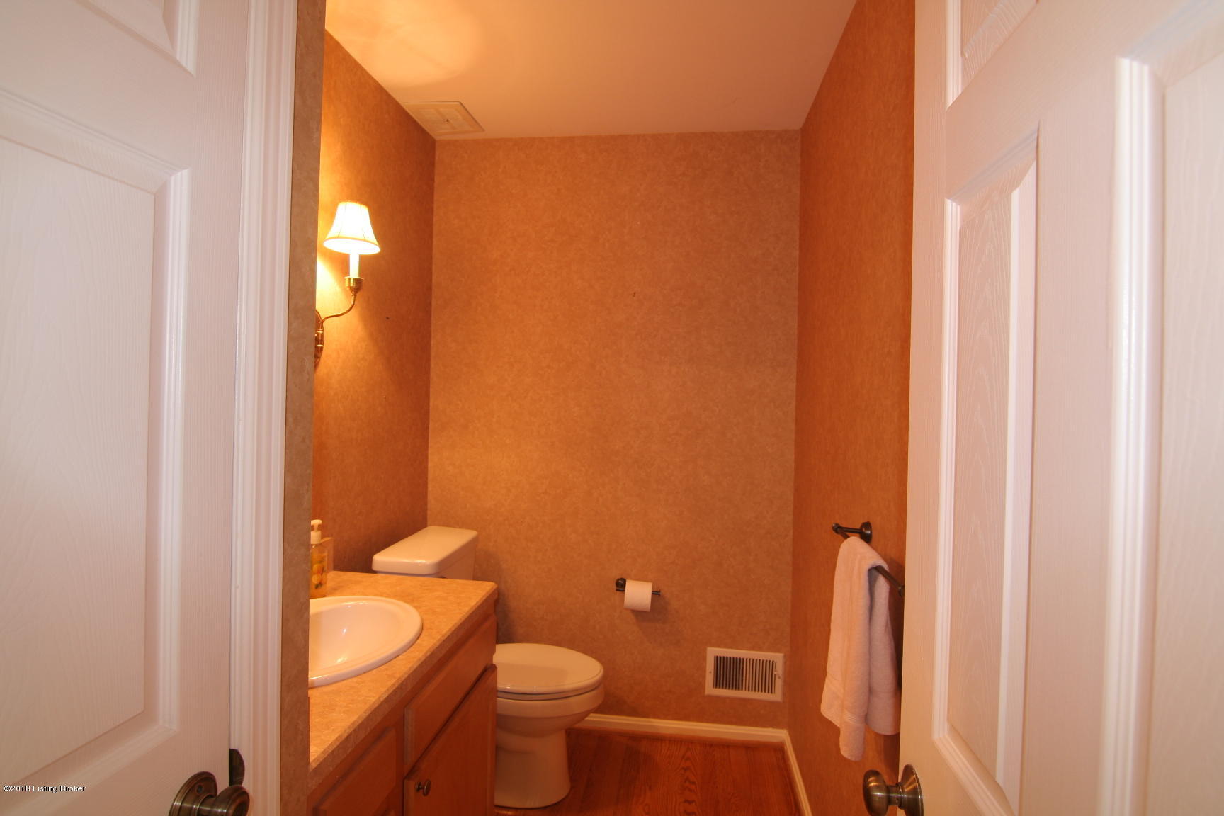 204 South Chadwick Road Louisville, KY 40222 - Photo 15 of 26 Half Bath