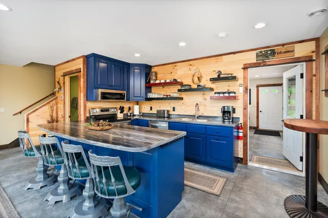 $549,500 | 6785 Village Drive, Finland, MN 55603