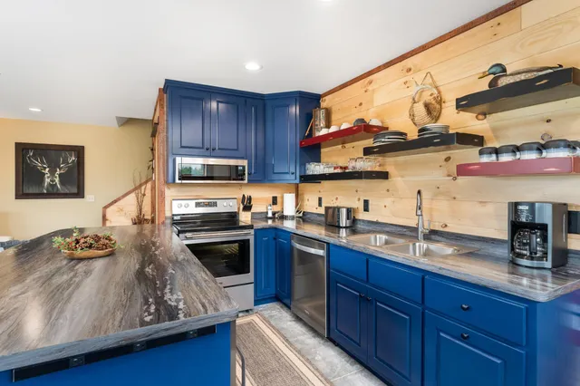 $549,500 | 6785 Village Drive, Finland, MN 55603