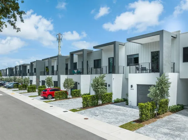 $6,500 | 6864 Southwest 80th Street, Miami, FL 33143