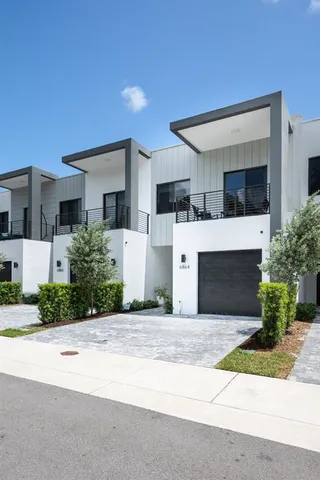 $6,500 | 6864 Southwest 80th Street, Miami, FL 33143