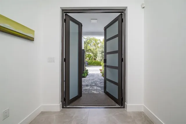 $6,500 | 6864 Southwest 80th Street, Miami, FL 33143