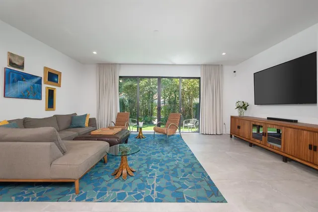 $6,500 | 6864 Southwest 80th Street, Miami, FL 33143