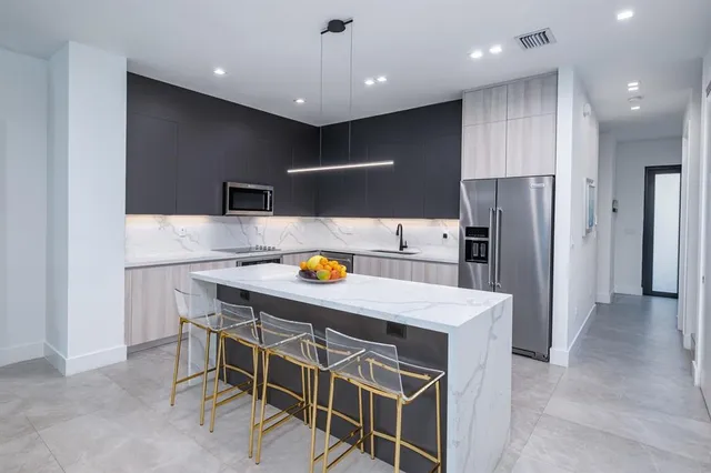 $6,500 | 6864 Southwest 80th Street, Miami, FL 33143