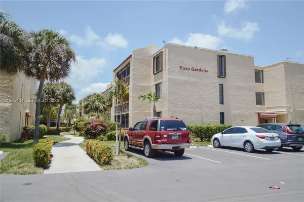 $219,900 | 733 Southeast 1st Way, Unit 206, Deerfield Beach, FL 33441