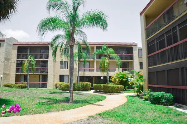 $219,900 | 733 Southeast 1st Way, Unit 206, Deerfield Beach, FL 33441