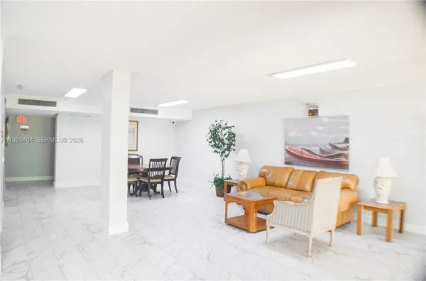 $219,900 | 733 Southeast 1st Way, Unit 206, Deerfield Beach, FL 33441