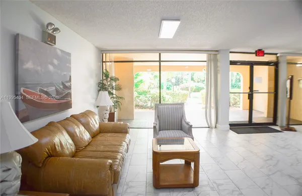 $219,900 | 733 Southeast 1st Way, Unit 206, Deerfield Beach, FL 33441