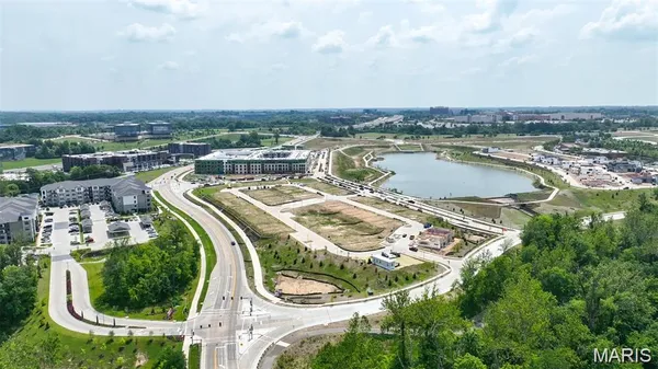 $789,900 | 16543 Yellow Wood Drive, Unit 66302, Chesterfield, MO 63005