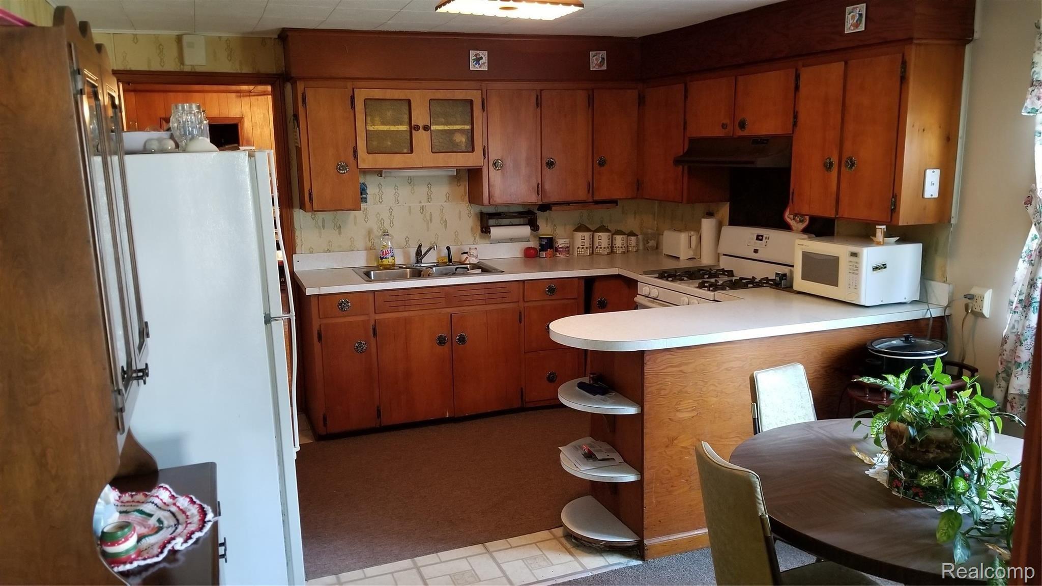 3635 Lapeer Road Port Huron, MI 48060 - Photo 9 of 20 Kitchen.jpg