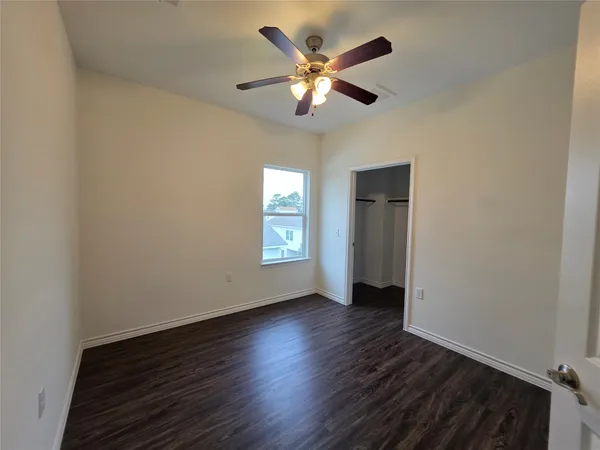 $1,875 | 6110 White Oak Drive, Hitchcock, TX 77563