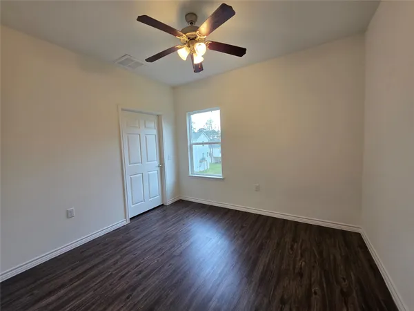 $1,875 | 6110 White Oak Drive, Hitchcock, TX 77563