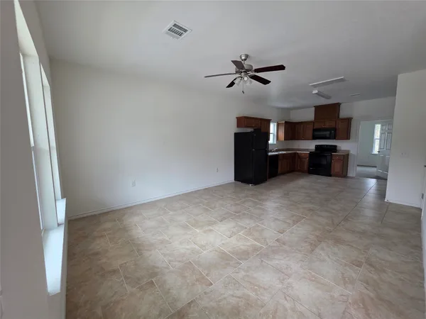 $1,875 | 6110 White Oak Drive, Hitchcock, TX 77563