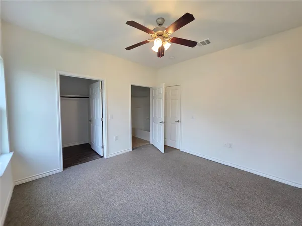 $1,875 | 6110 White Oak Drive, Hitchcock, TX 77563