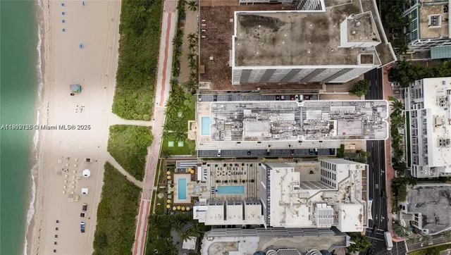 $4,000 | 6061 Collins Avenue, Unit 7D, Miami Beach, FL 33140