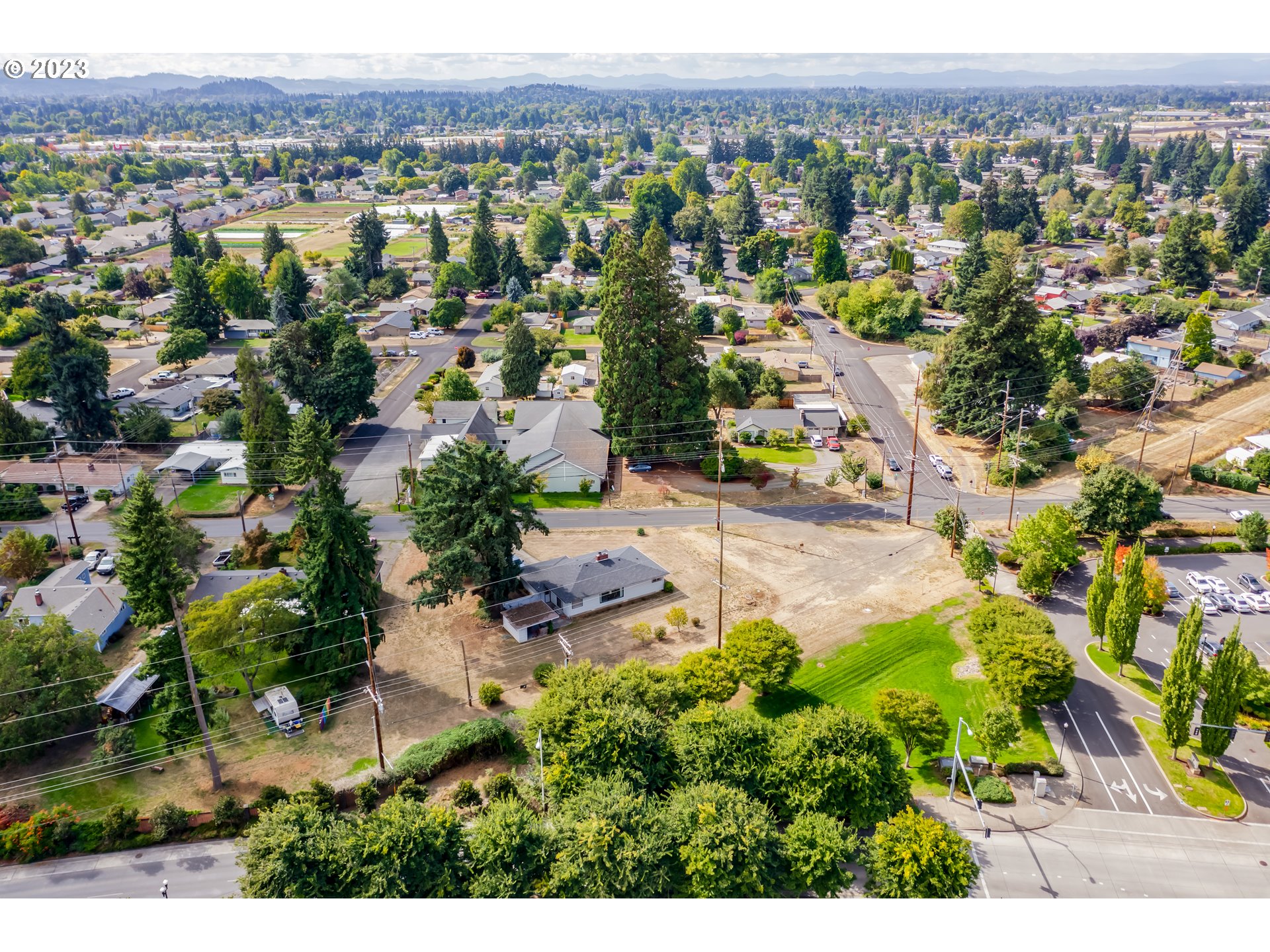 3065 Game Farm Road Springfield, OR 97477 - Photo 2 of 15 a view of a city