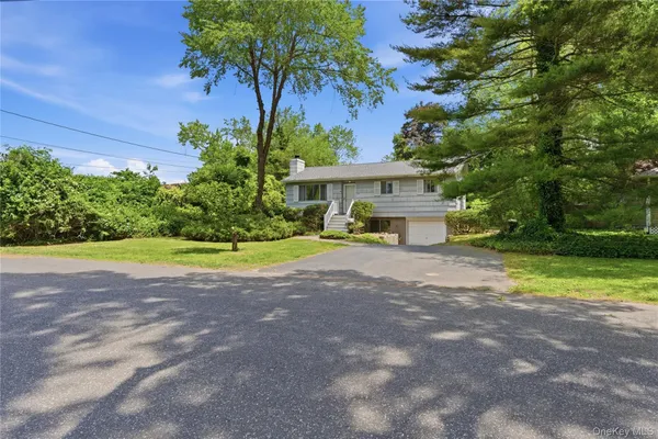 $600,000 | 55 Corey Avenue, Blue Point, NY 11715