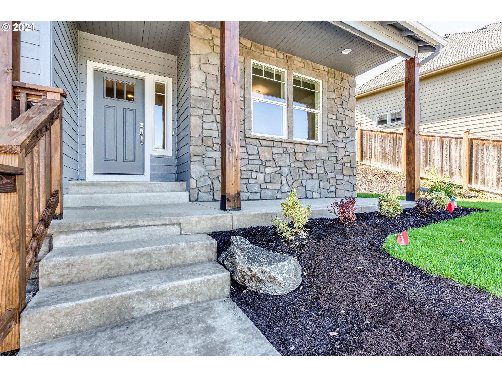 6015 Fernhill Loop Springfield, OR 97478 - Photo 2 of 32