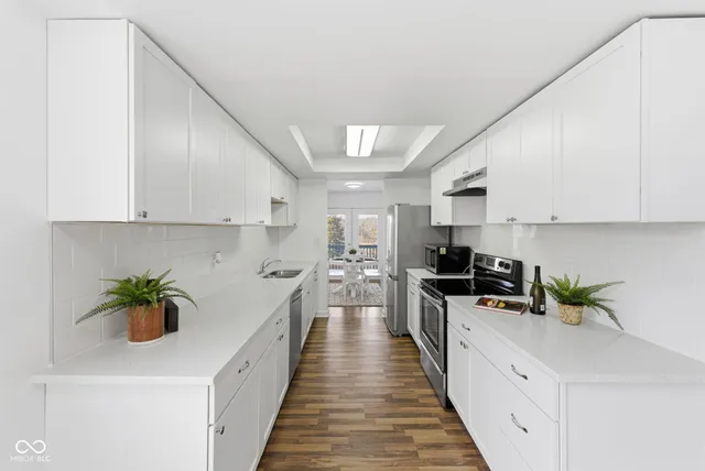 $199,000 | 5097 Vantage Point Road, Unit B 2, Avon, IN 46123