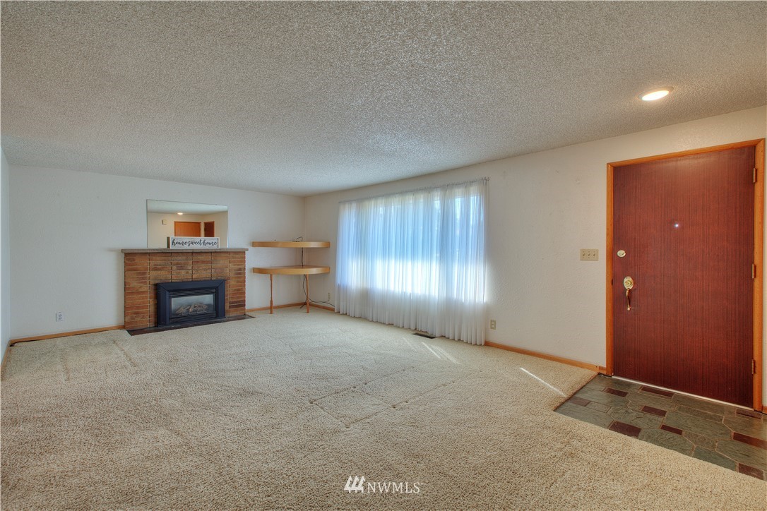 2920 Northeast 8th Place Renton, WA 98056 - Photo 11 of 20 Gallery Image 11