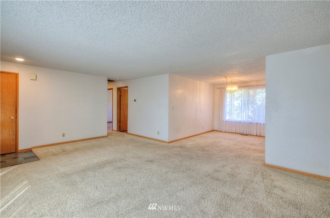 2920 Northeast 8th Place Renton, WA 98056 - Photo 12 of 20 Gallery Image 12