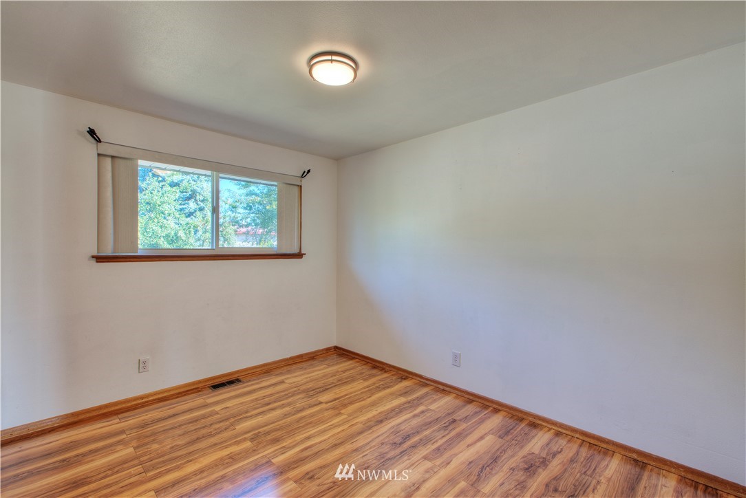 2920 Northeast 8th Place Renton, WA 98056 - Photo 17 of 20 Gallery Image 17