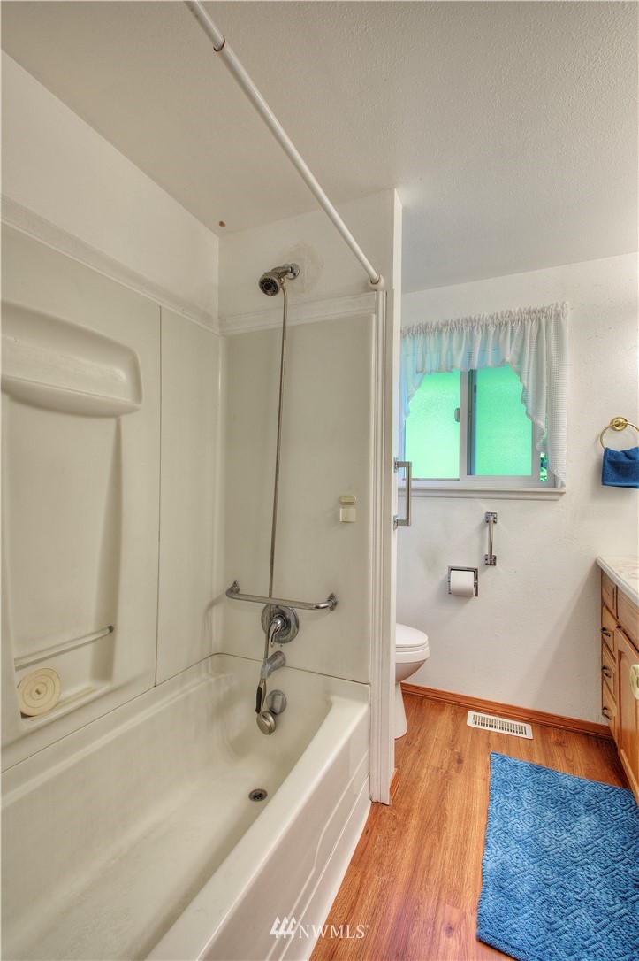 2920 Northeast 8th Place Renton, WA 98056 - Photo 19 of 20 Gallery Image 19