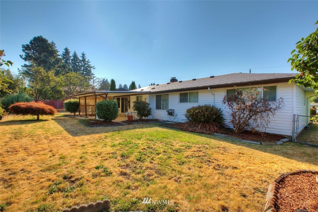 2920 Northeast 8th Place Renton, WA 98056 - Photo 3 of 20 Gallery Image 3