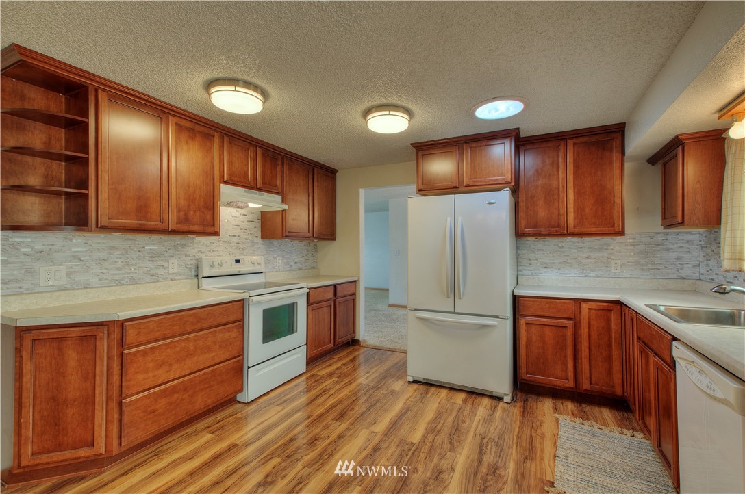 2920 Northeast 8th Place Renton, WA 98056 - Photo 7 of 20 Gallery Image 7