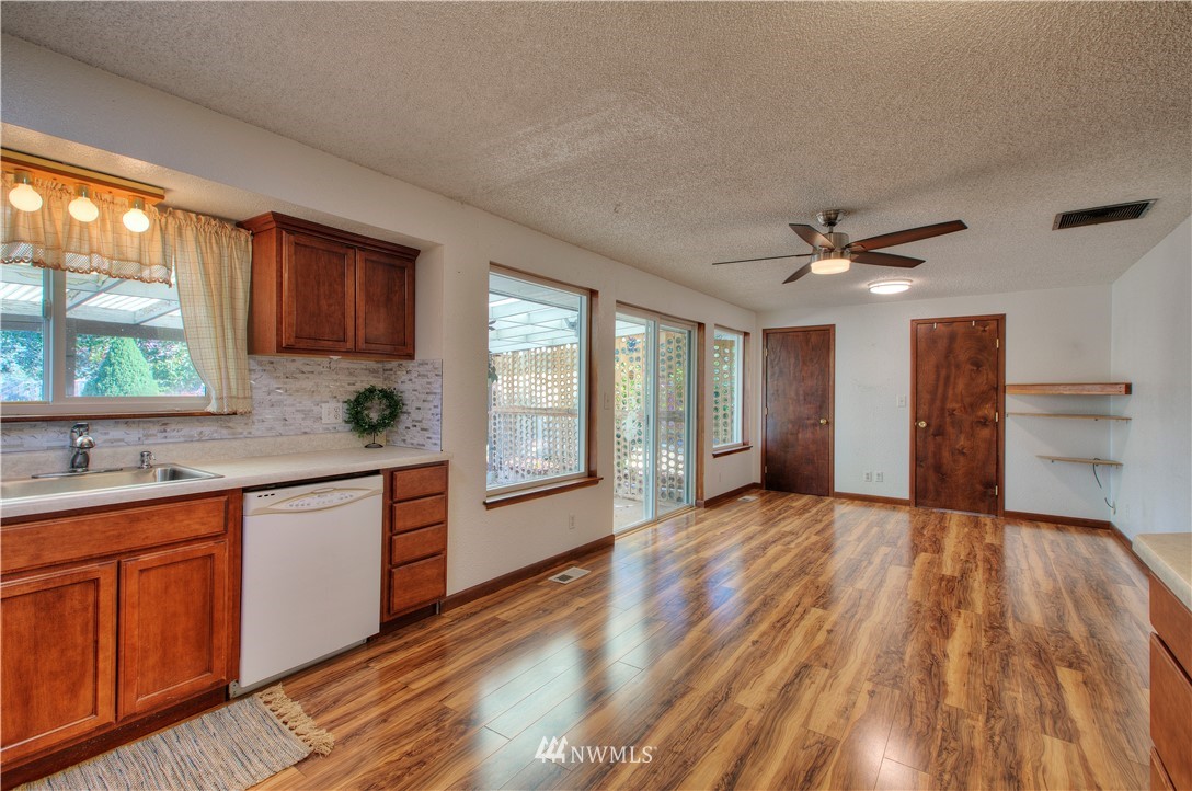 2920 Northeast 8th Place Renton, WA 98056 - Photo 8 of 20 Gallery Image 8